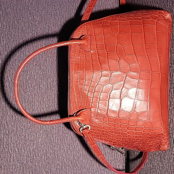 Elegant Red FURLA Crocodile-Embossed Handbag/Crossbody - Picture 4 of 16